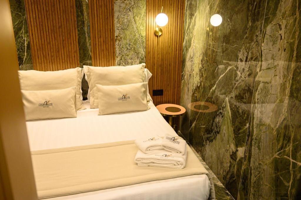 Luxury Suite Napoli Экстерьер фото